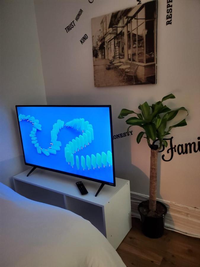 Booking-Eddy- Single Room With Self Check-In Hull 외부 사진